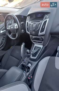 Хэтчбек Ford Focus 2012 в Днепре