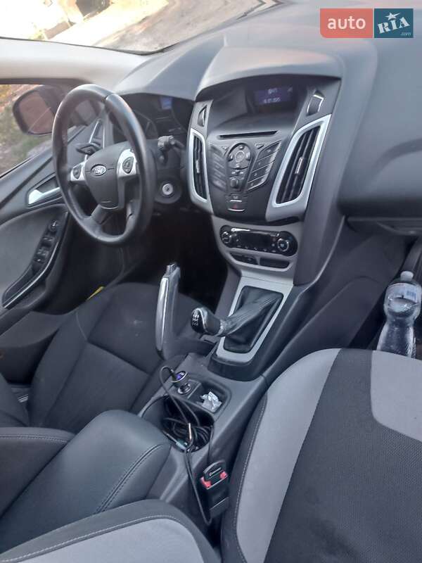 Хэтчбек Ford Focus 2012 в Днепре
