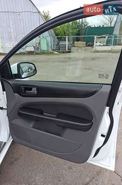 Универсал Ford Focus 2011 в 
