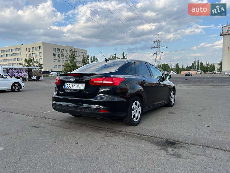 Седан Ford Focus 2017 в Киеве