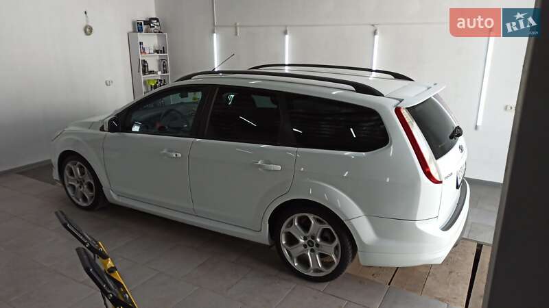 Универсал Ford Focus 2010 в 