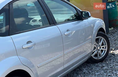 Хэтчбек Ford Focus 2007 в 