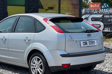 Хэтчбек Ford Focus 2007 в 