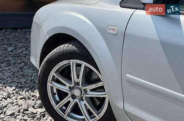Хэтчбек Ford Focus 2007 в 