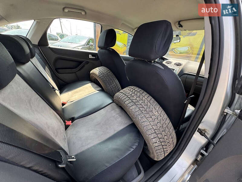 Хэтчбек Ford Focus 2007 в Стрые