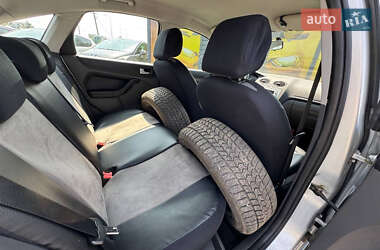 Хэтчбек Ford Focus 2007 в 