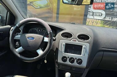 Хэтчбек Ford Focus 2007 в 
