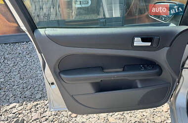 Хэтчбек Ford Focus 2007 в 