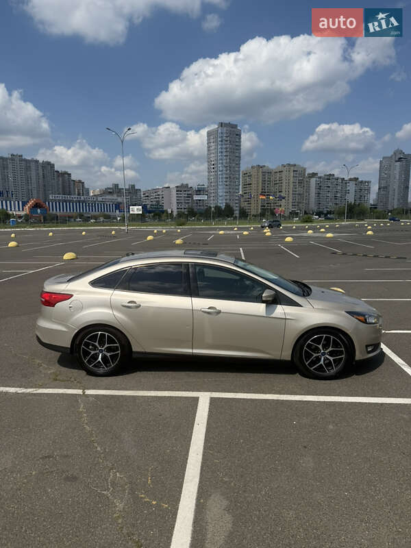 Седан Ford Focus 2017 в Киеве