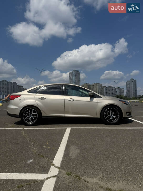 Седан Ford Focus 2017 в Киеве