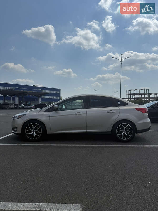 Седан Ford Focus 2017 в Киеве
