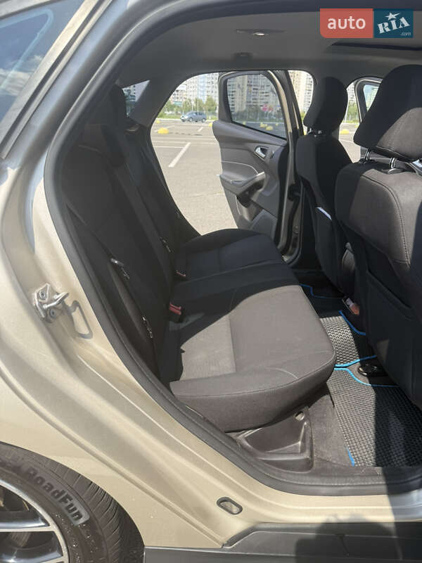 Седан Ford Focus 2017 в Киеве фото 51 Седан Ford Focus 2017 в Киеве