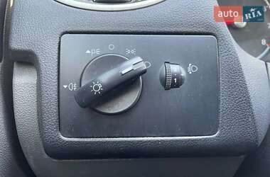 Хэтчбек Ford Focus 2011 в 