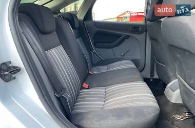 Хэтчбек Ford Focus 2011 в 