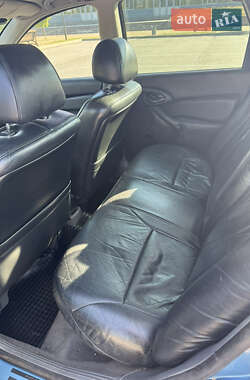Седан Ford Focus 2000 в 