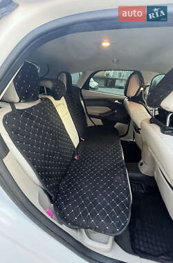 Хэтчбек Ford Focus 2013 в 