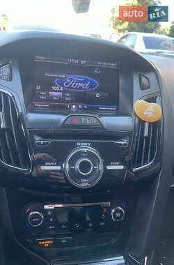 Хэтчбек Ford Focus 2013 в 