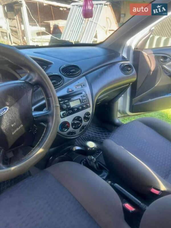 Хэтчбек Ford Focus 2001 в Львове