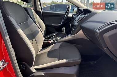 Хэтчбек Ford Focus 2013 в 