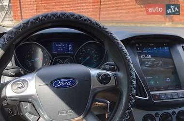 Седан Ford Focus 2014 в 