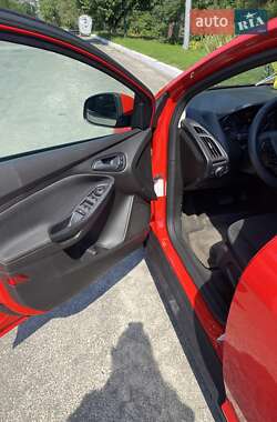 Седан Ford Focus 2015 в 