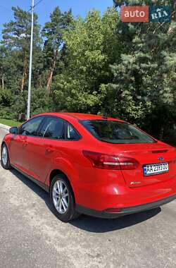 Седан Ford Focus 2015 в 
