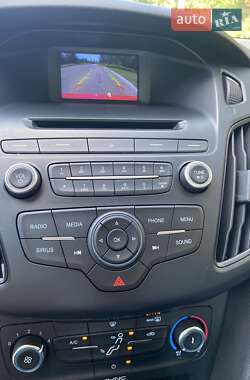 Седан Ford Focus 2015 в 