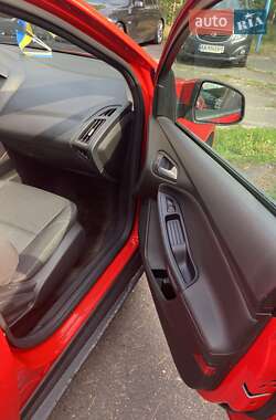 Седан Ford Focus 2015 в 