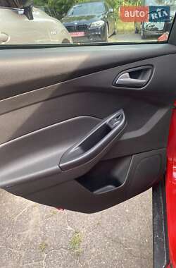 Седан Ford Focus 2015 в 