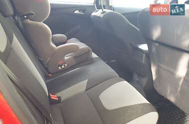 Хэтчбек Ford Focus 2012 в 