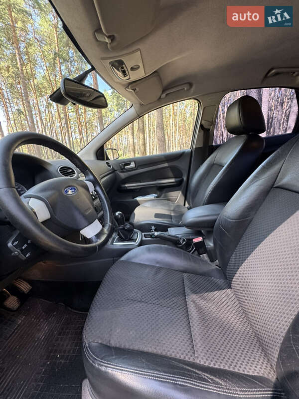 Седан Ford Focus 2005 в Сумах