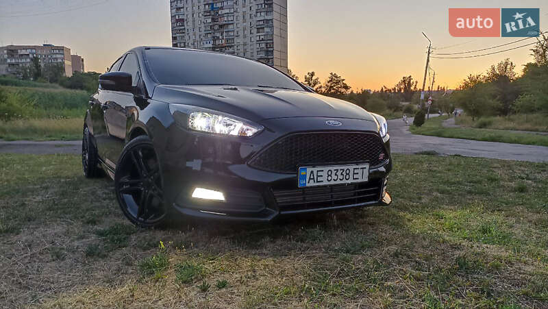 Хэтчбек Ford Focus 2017 в 