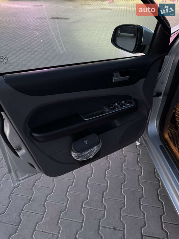 Хэтчбек Ford Focus 2010 в Львове фото 17 Хэтчбек Ford Focus 2010 в Львове