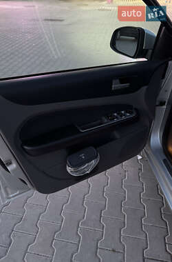 Хэтчбек Ford Focus 2010 в 