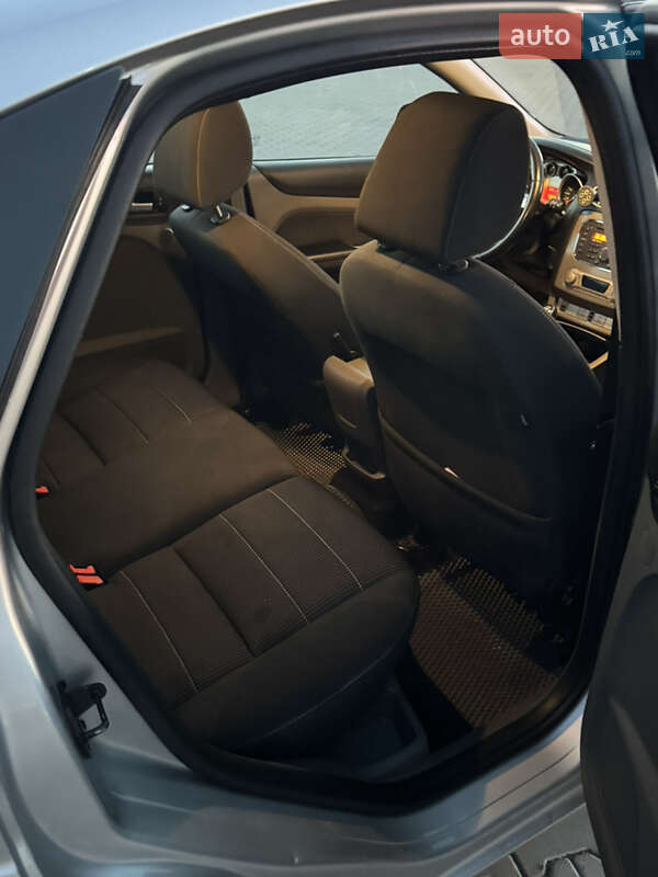 Хэтчбек Ford Focus 2010 в Львове фото 27 Хэтчбек Ford Focus 2010 в Львове