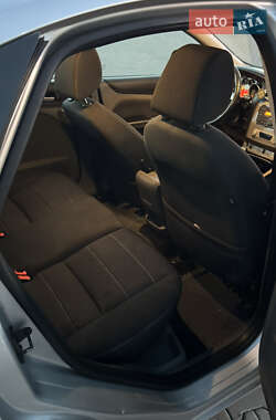 Хэтчбек Ford Focus 2010 в 