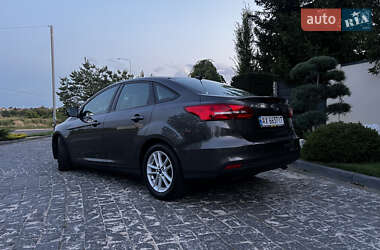Седан Ford Focus 2015 в 