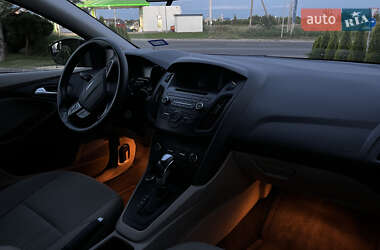 Седан Ford Focus 2015 в 