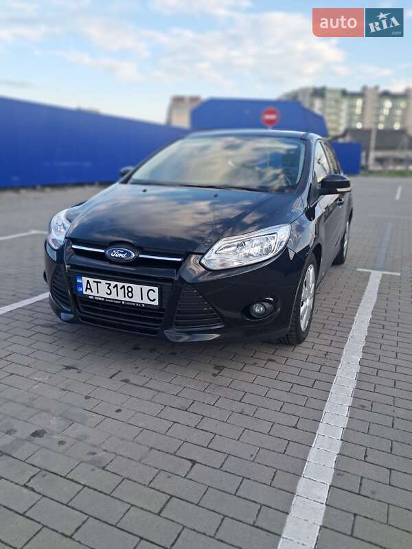 Хэтчбек Ford Focus 2014 в 
