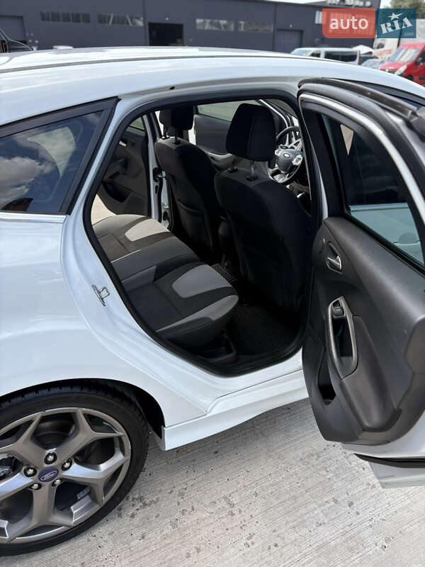 Хэтчбек Ford Focus 2013 в Броварах