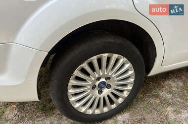 Универсал Ford Focus 2010 в 