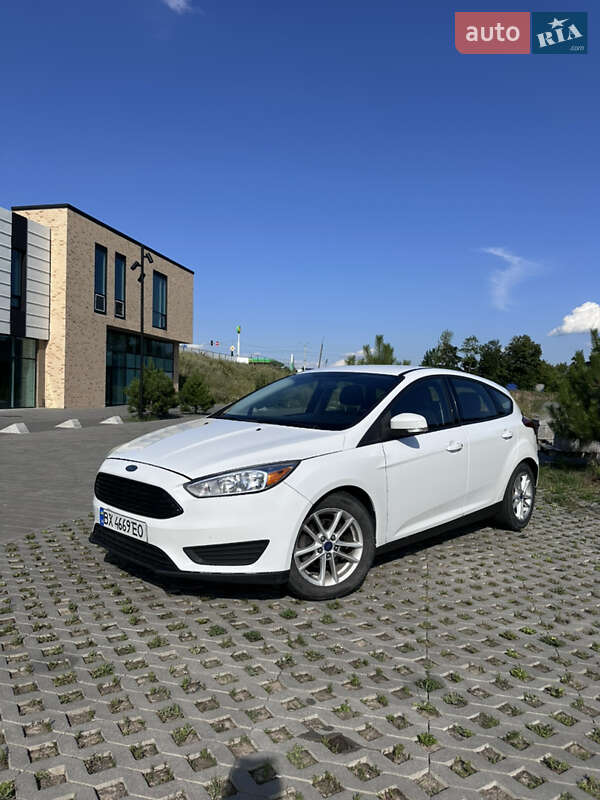 Хэтчбек Ford Focus 2015 в 