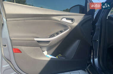 Хэтчбек Ford Focus 2013 в 