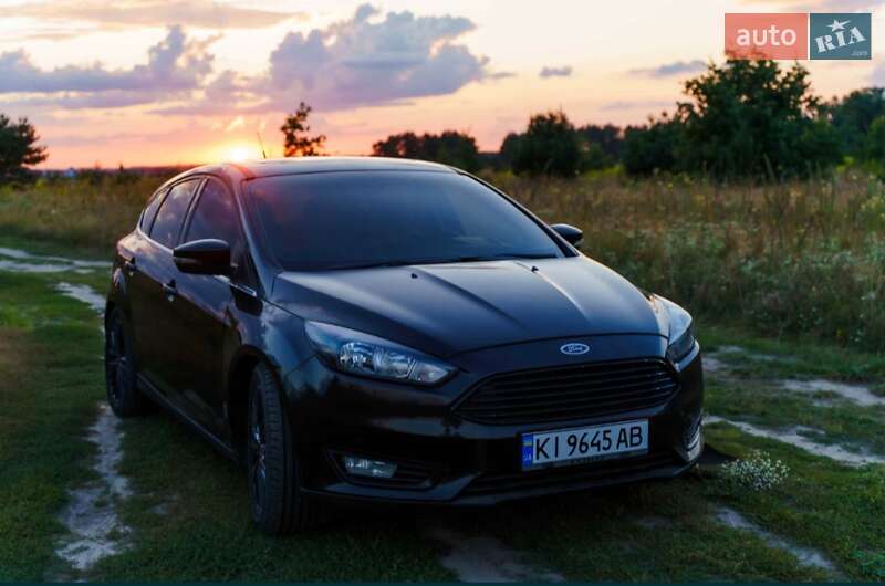 Хэтчбек Ford Focus 2015 в 