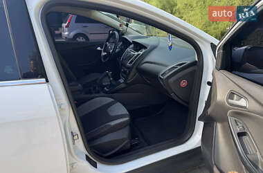 Хэтчбек Ford Focus 2013 в 