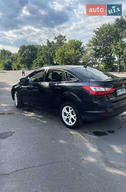 Седан Ford Focus 2012 в 