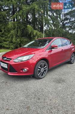 Хэтчбек Ford Focus 2011 в 