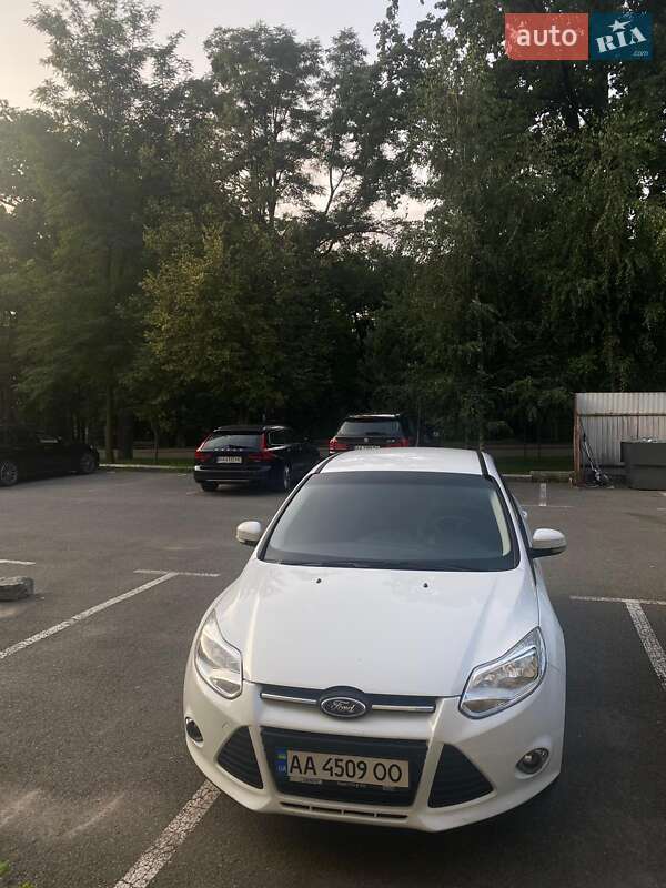 Хэтчбек Ford Focus 2013 в Киеве