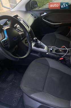 Хэтчбек Ford Focus 2013 в 