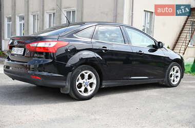 Седан Ford Focus 2011 в 
